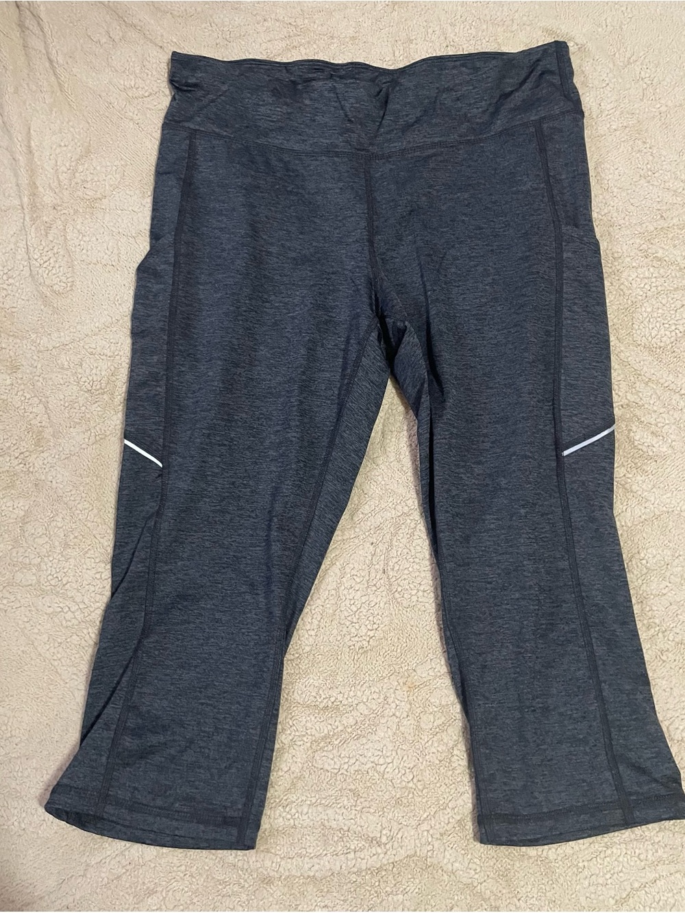 Xersion Dark Heather Gray Capri Leggings with Reflective Trim